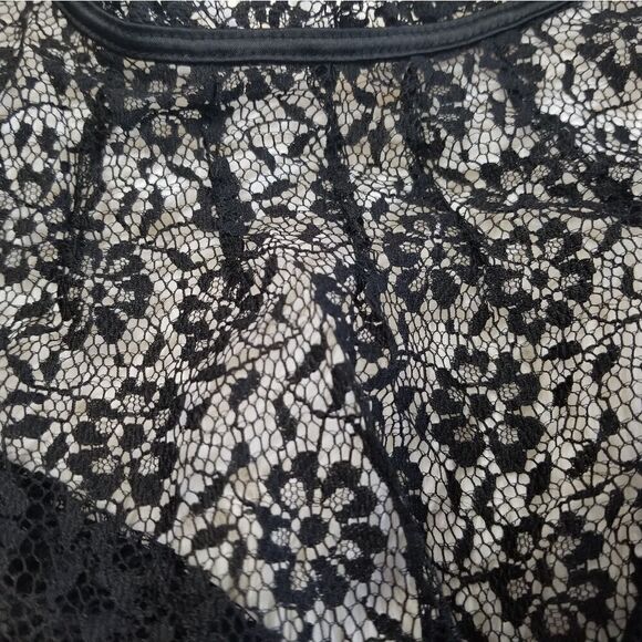 32DD {Victoria's Secret} Black Bra Top - Picture 10 of 16